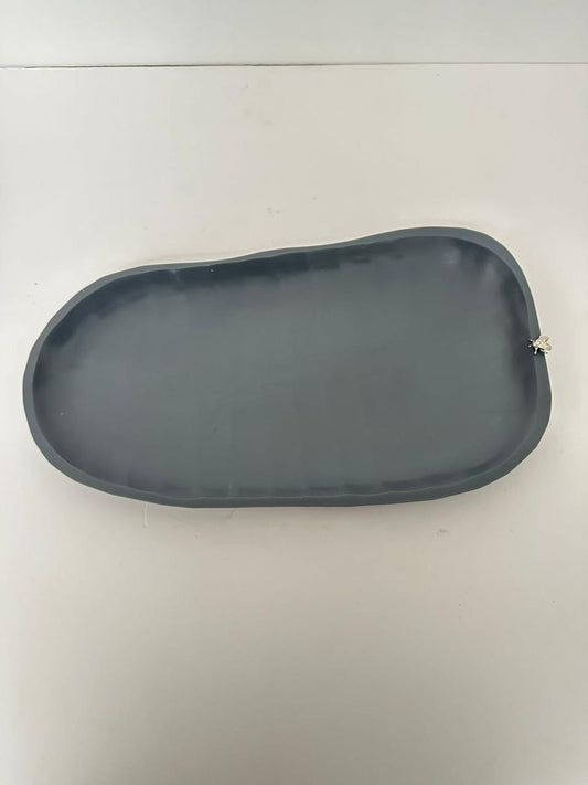 Charola irregular grande gris